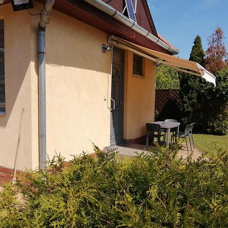 Illaberek Apartmanok ハイデゥソボスロー エクステリア 写真