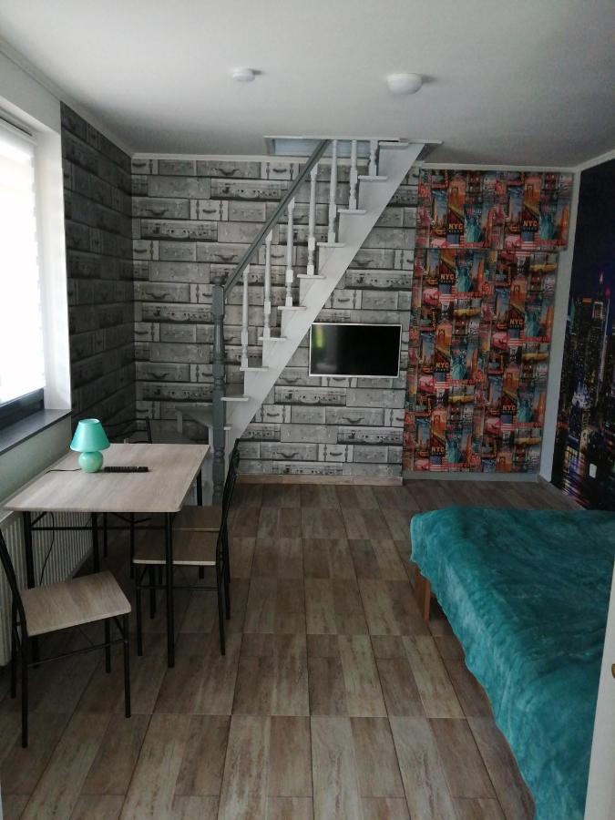 Illaberek Apartmanok ハイデゥソボスロー エクステリア 写真
